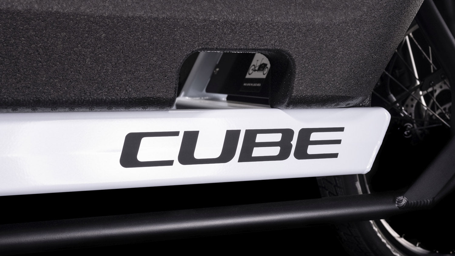 Cube Cargo Hybrid 500 flashwhite´n´black