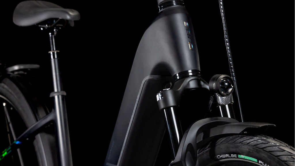 Cube Kathmandu Hybrid EXC 800 Easy Entry black´n´prism