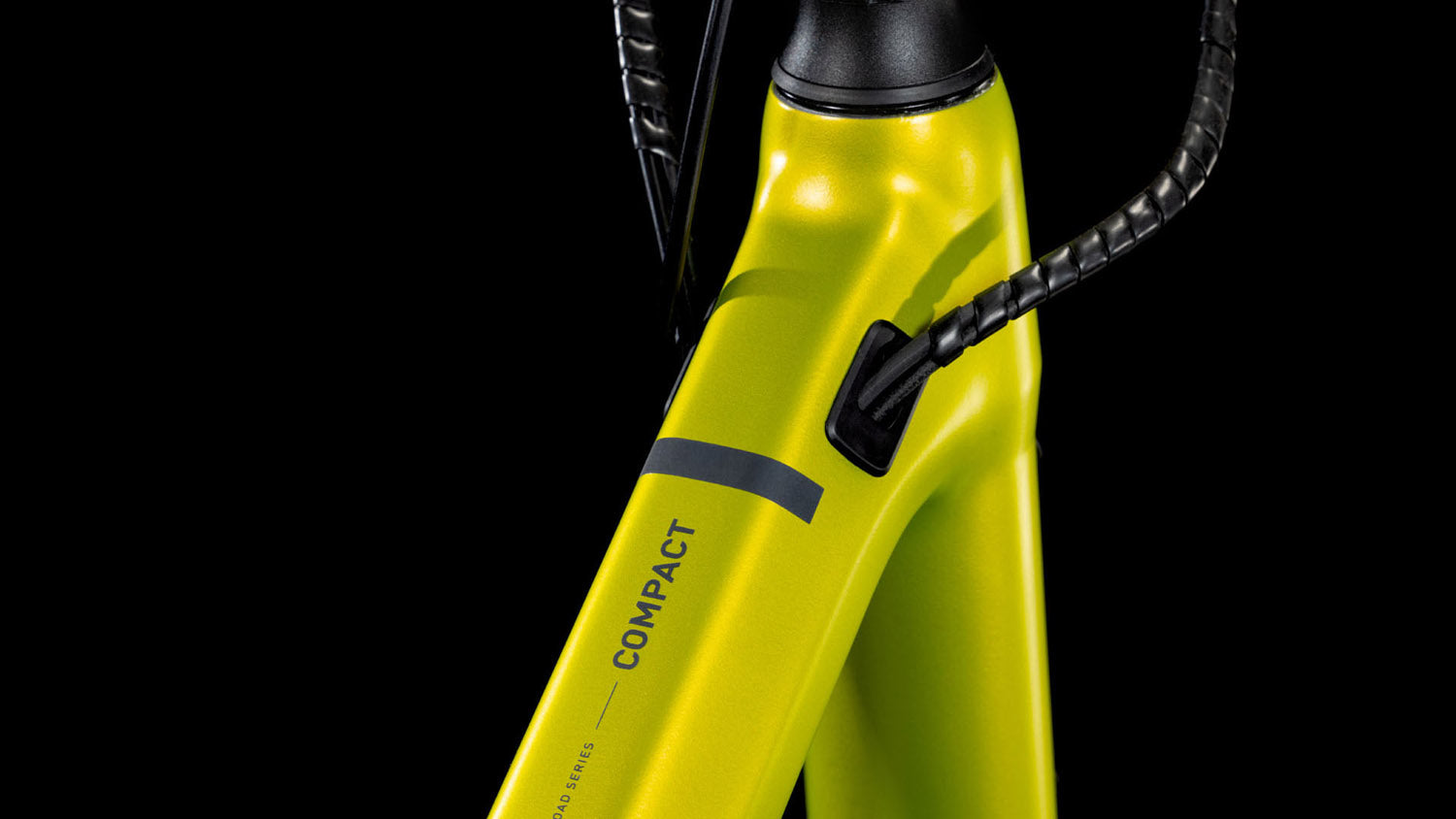 Cube Compact Hybrid 500 lizard´n´reflex